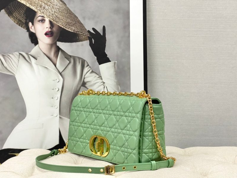 20220915_i1663221617_5293_1_jpg LARGE CARO BAG 28 LIGHT GREEN CALFSKIN