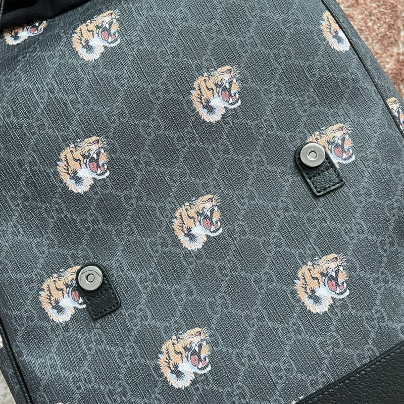 20220920_i1663656729_1995_7_jpg TIGER PRINT MEDIUM BACKPACK 43 IN BLACK CANVAS AND LEATHER TRIM