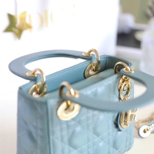 20221004_i1664875668_2354_4 LADY 17 IN SKY BLUE LAMBSKIN WITH CANNAGE PATTERN