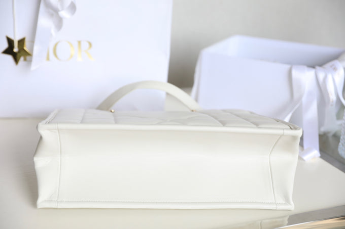 20221006_i1665036310_5503_5_7a2f6378-4b05-492c-ad44-865267c2c2b3 LARGE TOTE BOOK 36 BAG IN WHITE CALFSKIN