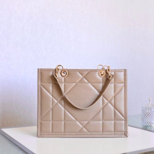 MEDIUM TOTE BOOK 26 BAG IN BEIGE CREAM CALFSKIN