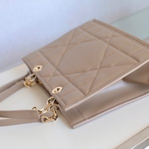 LARGE TOTE BOOK 36 BAG IN BEIGE CREAM CALFSKIN