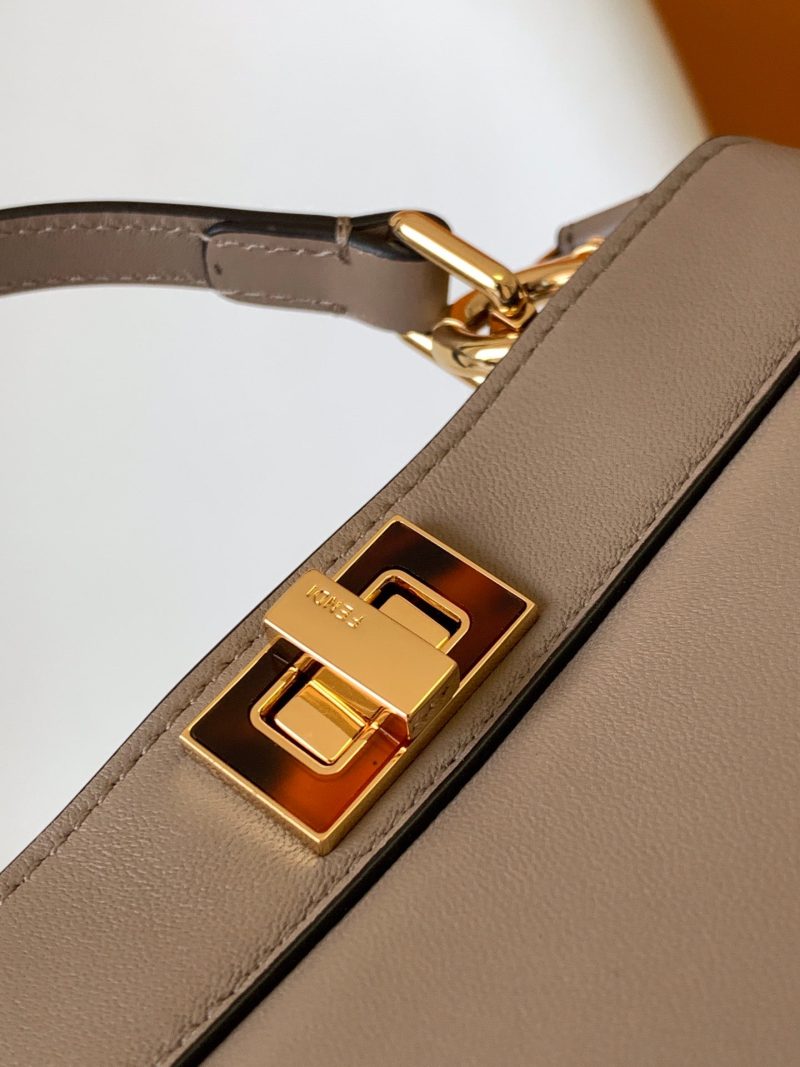 20221017_i1665982558_2852_3_jpg_9ab111e9-79e6-4b13-b390-fde67ce1dadd Peekaboo ISeeU Petite 20 Bag Brown Lambskin Ghw