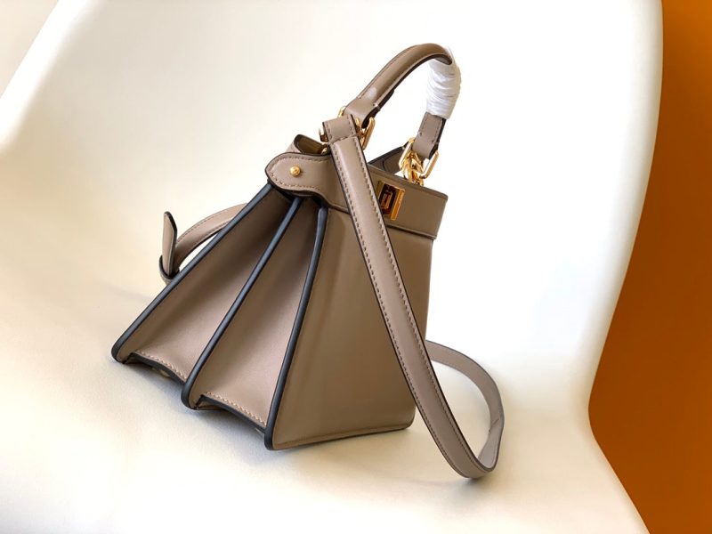 20221017_i1665982558_687_1_jpg_119986e7-85f0-4e07-9768-ea750f42d173 Peekaboo ISeeU Petite 20 Bag Brown Lambskin Ghw