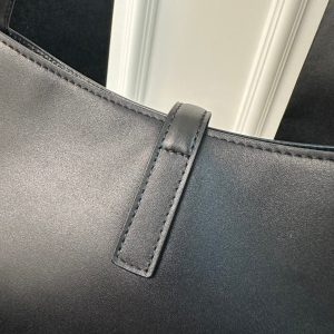 Le 5 a 7 24 Black Lambskin Ghw