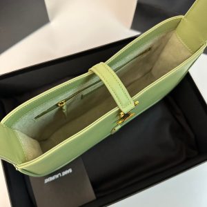 Le 5 a 7 24 Light Green Lambskin Ghw
