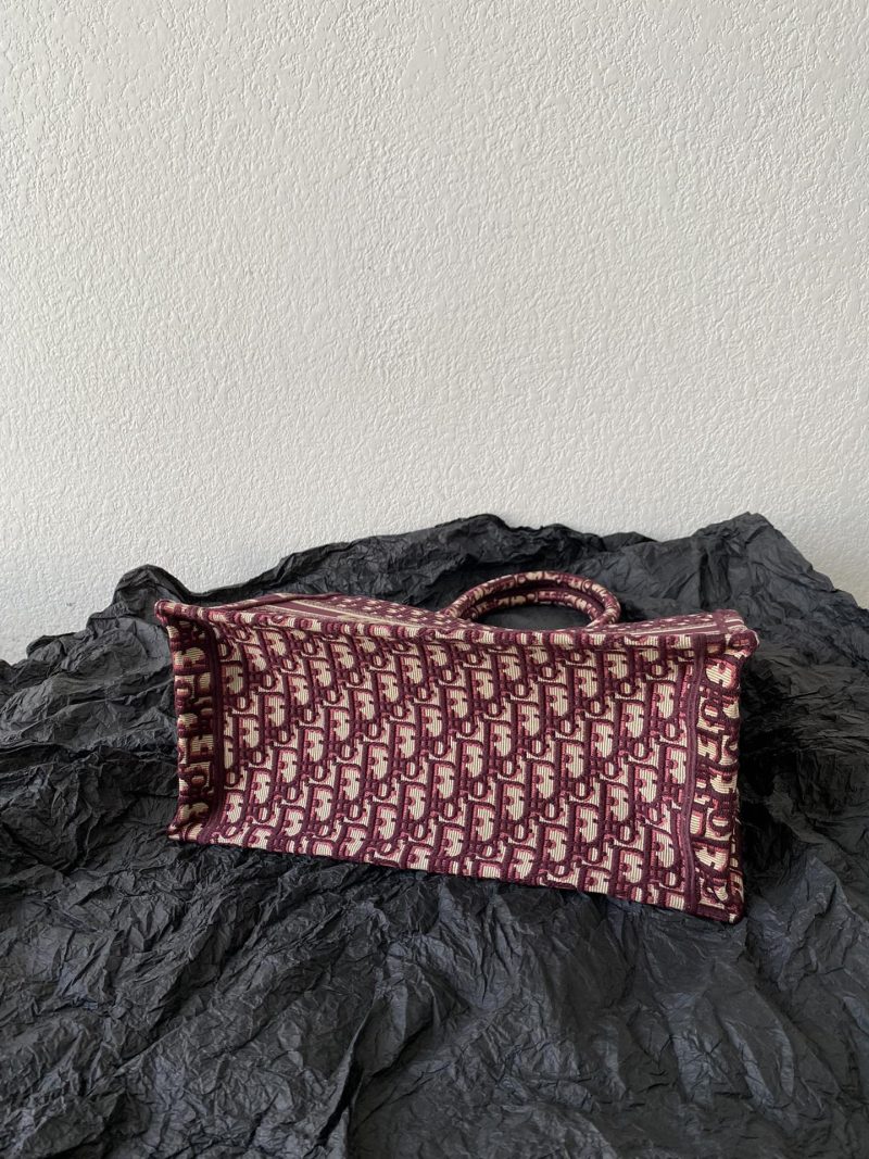 Medium CD Book Tote 36cm Burgundy Retro Style D Letter Embroidery