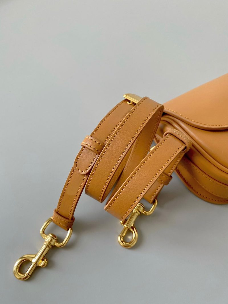 20221022_i1666431317_1109_8_jpg medium cd east west bobby 22cm brown calfskin ghw