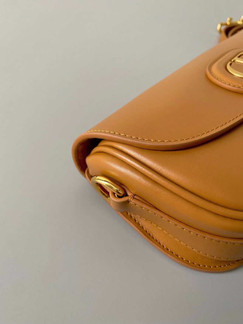 20221022_i1666431317_678_3_jpg medium cd east west bobby 22cm brown calfskin ghw