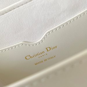 20221022_i1666431869_9829_6_jpg medium cd east west bobby 22cm white calfskin ghw