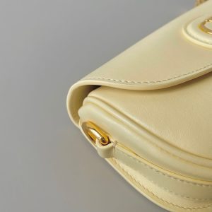 20221022_i1666432612_555_5_jpg medium cd east west bobby 22cm cream calfskin ghw