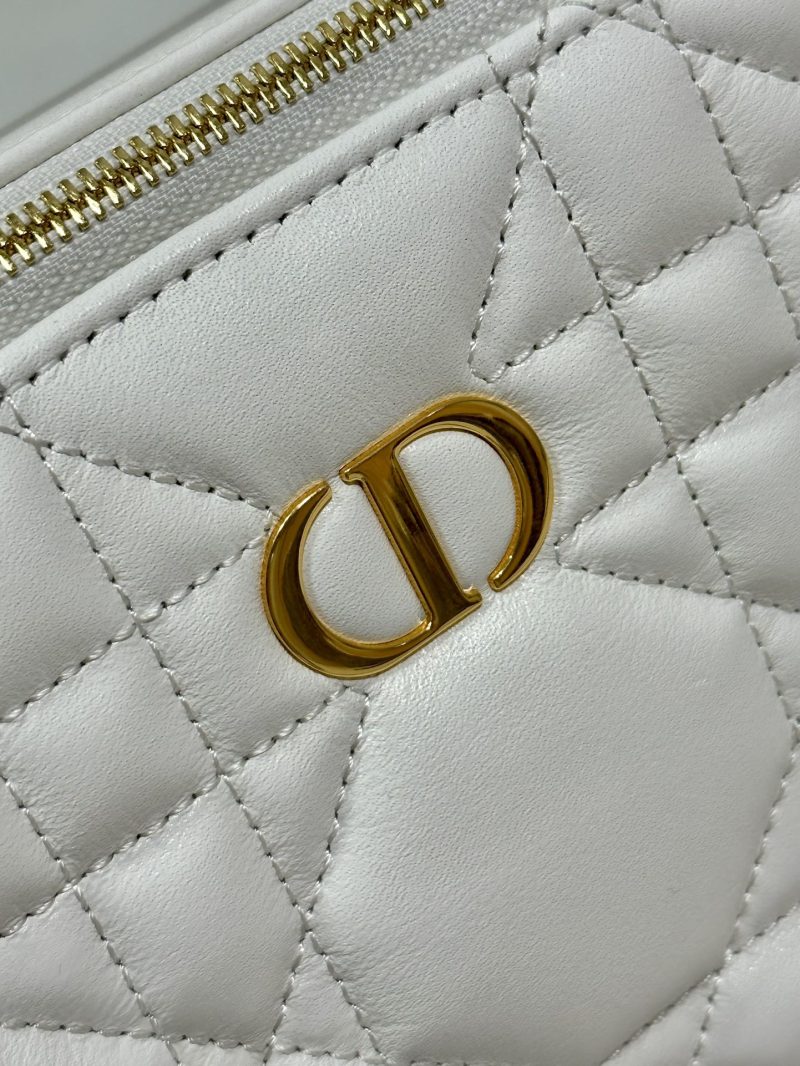 20221030_i1667130296_4682_5_jpg cd caro box 18 white calfskin