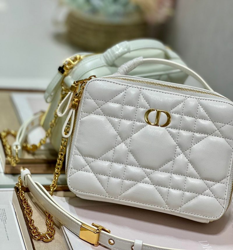 20221030_i1667130296_8698_1_jpg cd caro box 18 white calfskin