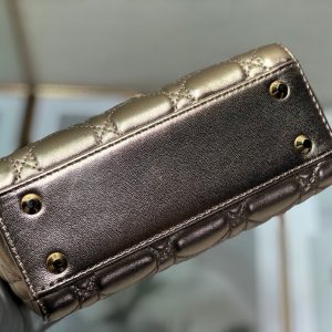 20221103_i1667461824_6628_8_jpg mini lady 17 light purple metalic lambkin