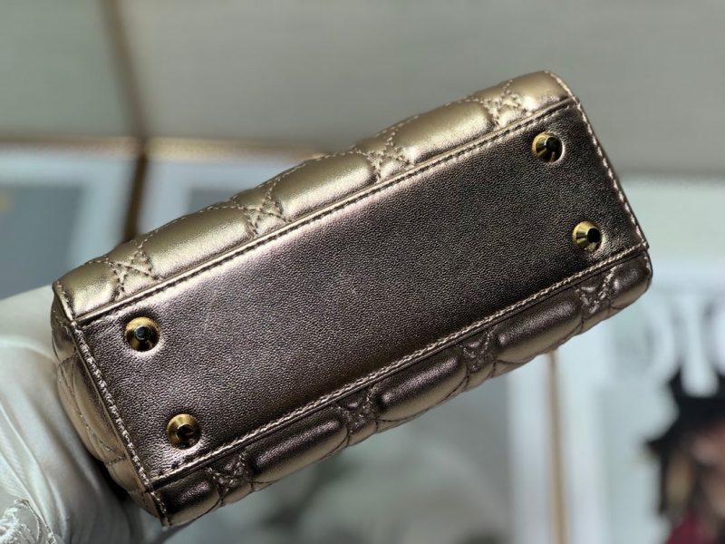 20221103_i1667461824_6628_8_jpg mini lady 17 light purple metalic lambkin