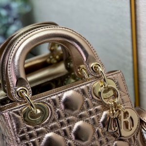 20221103_i1667461824_8664_3_jpg mini lady 17 light purple metalic lambkin