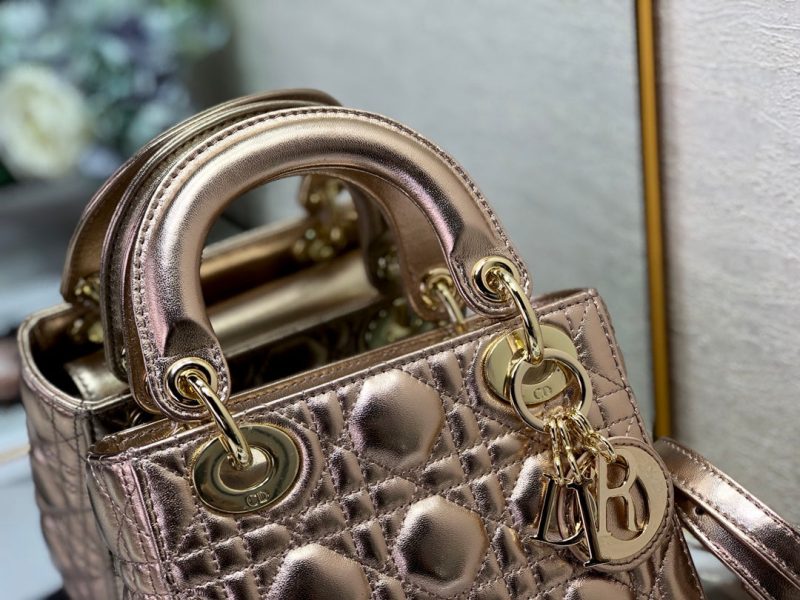 20221103_i1667461824_8664_3_jpg mini lady 17 light purple metalic lambkin