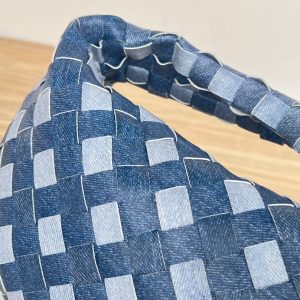 20221105_i1667625433_3988_4_jpg_49f670cd-225b-43c2-95d4-d99971ce9c7f mini jodie 28 blue denim lambskin