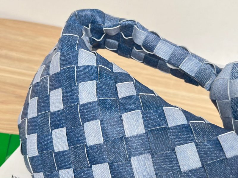 20221105_i1667625433_3988_4_jpg_49f670cd-225b-43c2-95d4-d99971ce9c7f mini jodie 28 blue denim lambskin