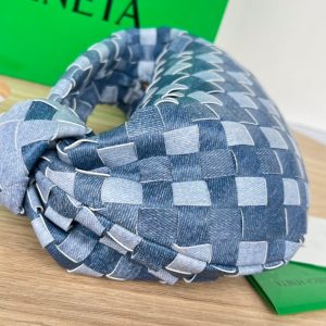 20221105_i1667625433_9264_1_jpg_5f5b967f-c64e-4459-ade8-309dded136ec mini jodie 28 blue denim lambskin