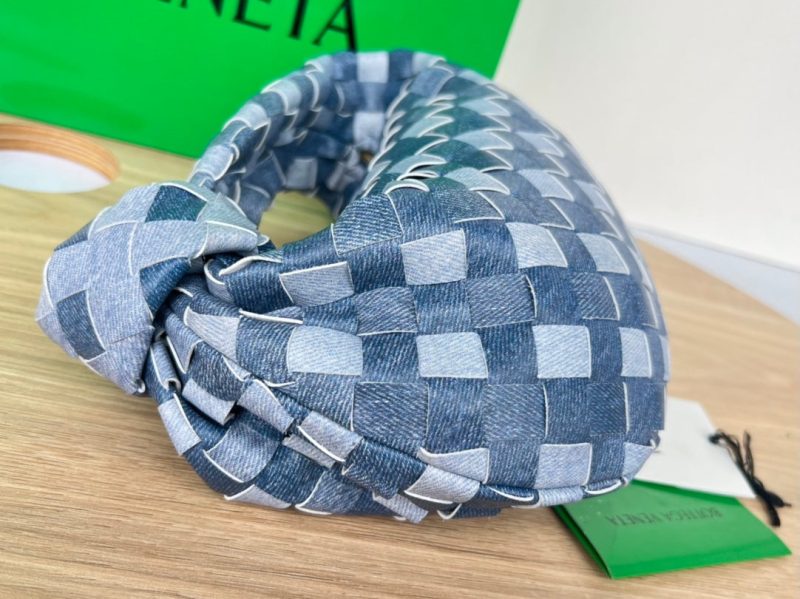 20221105_i1667625433_9264_1_jpg_5f5b967f-c64e-4459-ade8-309dded136ec mini jodie 28 blue denim lambskin