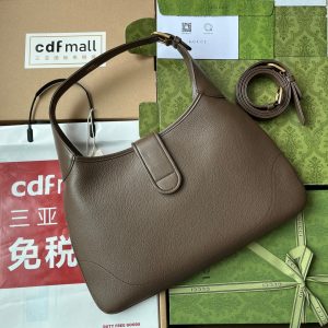 20221115_i1668492720_4091_1_jpg MEDIUM SHOULDER BAG 39 IN COFFEE CALFSKIN GOLD HARDWARE