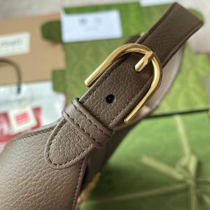 20221115_i1668492720_4230_6_jpg MEDIUM SHOULDER BAG 39 IN COFFEE CALFSKIN GOLD HARDWARE