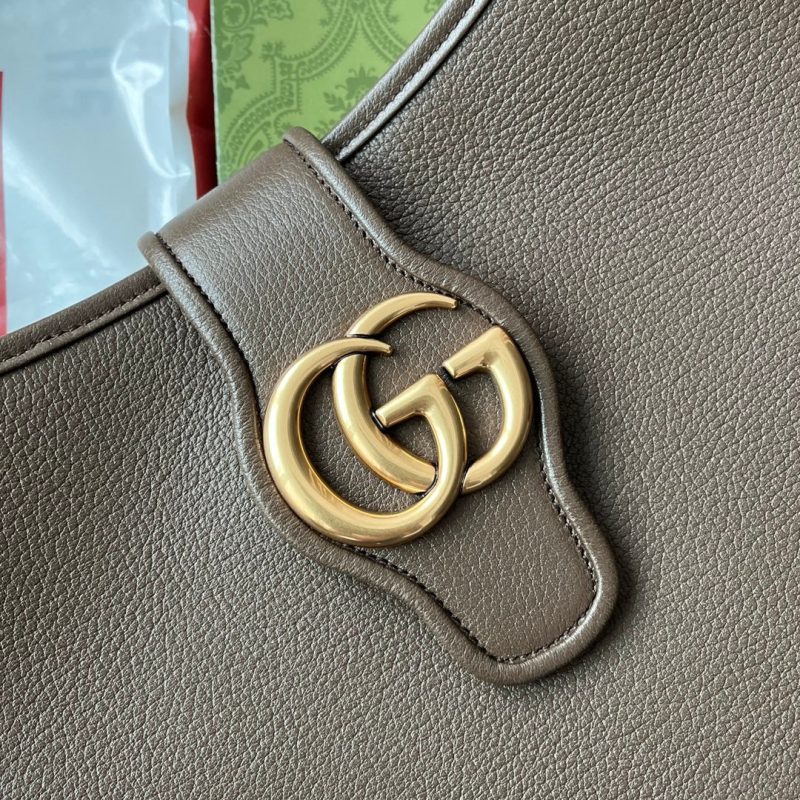 20221115_i1668492720_5601_4_jpg MEDIUM SHOULDER BAG 39 IN COFFEE CALFSKIN GOLD HARDWARE