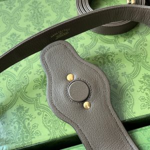 20221115_i1668492720_788_5_jpg MEDIUM SHOULDER BAG 39 IN COFFEE CALFSKIN GOLD HARDWARE