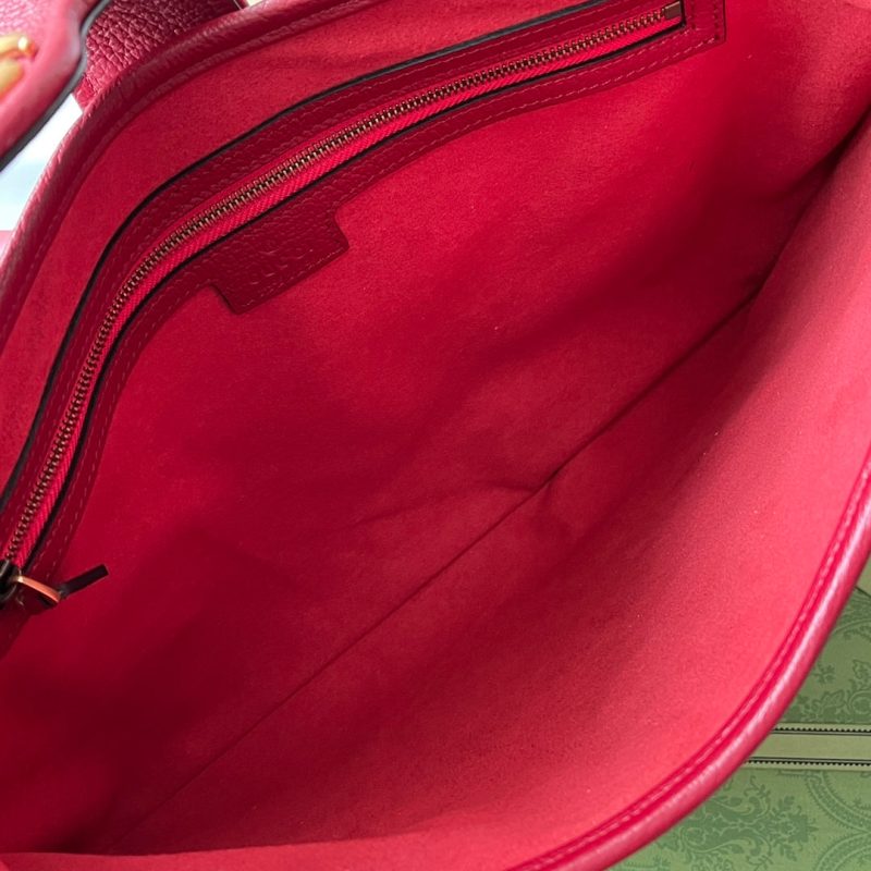 20221203_i1670059335_8019_8_jpg MEDIUM SHOULDER BAG 39 IN RED CALFSKIN GOLD HARDWARE