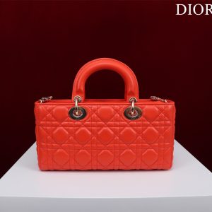 20221205_a1670215552804_0328_jpg medium lady d-joy 26 red lambskin