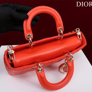 20221205_a1670215552955_7206_jpg medium lady d-joy 26 red lambskin