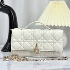 20221212_i1670826322_1315_0_jpg LADY 21 CHAIN BAG IN WHITE LAMBSKIN