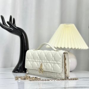 20221212_i1670826322_3229_1_jpg LADY 21 CHAIN BAG IN WHITE LAMBSKIN