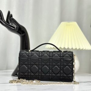 20221212_i1670826720_1165_2_jpg LADY CHAIN BAG 21 IN BLACK LAMBSKIN