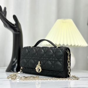 20221212_i1670826720_1743_1_jpg LADY CHAIN BAG 21 IN BLACK LAMBSKIN