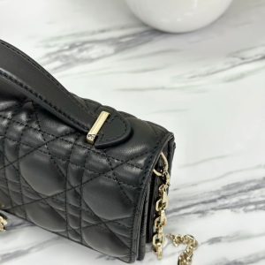 20221212_i1670826720_3433_4_jpg LADY CHAIN BAG 21 IN BLACK LAMBSKIN