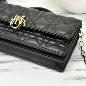 20221212_i1670826720_3830_6_jpg LADY CHAIN BAG 21 IN BLACK LAMBSKIN