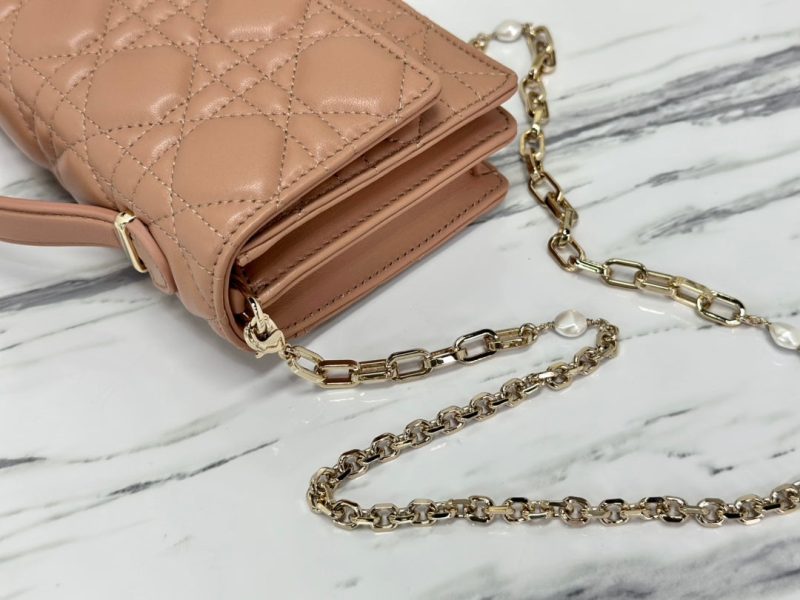 20221212_i1670826733_4820_5_jpg LADY CHAIN BAG 21 IN ALMOND BEIGE LAMBSKIN