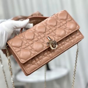 20221212_i1670826733_6059_8_jpg LADY CHAIN BAG 21 IN ALMOND BEIGE LAMBSKIN