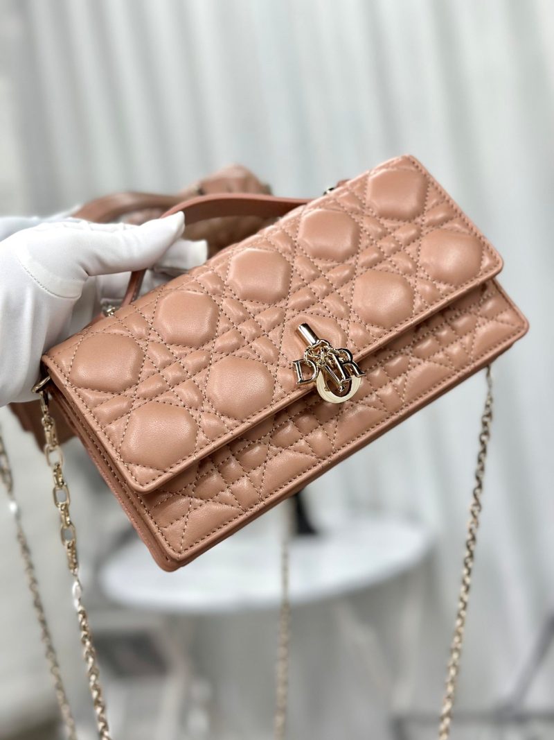 20221212_i1670826733_6059_8_jpg LADY CHAIN BAG 21 IN ALMOND BEIGE LAMBSKIN