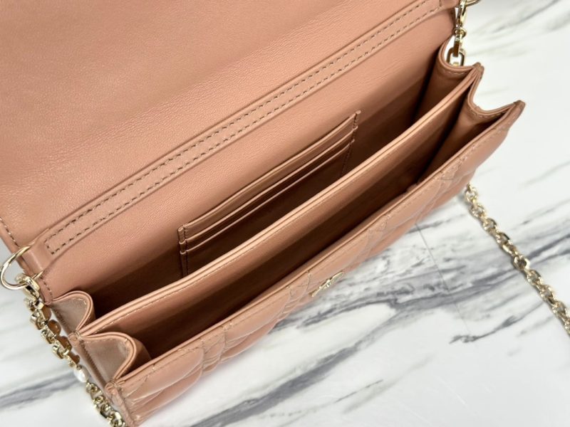 20221212_i1670826733_8069_7_jpg LADY CHAIN BAG 21 IN ALMOND BEIGE LAMBSKIN