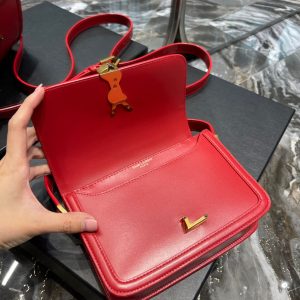 20221212_i1670834106_9998_7_jpg SOLFERINO SMALL 19 RED CALFSKIN GOLD HARDWARE