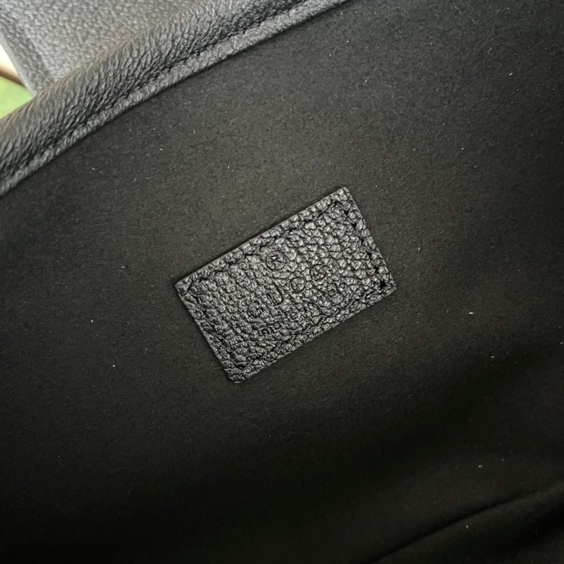 APHRODITE SMALL SHOULDER BAG 27 IN BLACK CALFSKIN GOLD HARDWARE