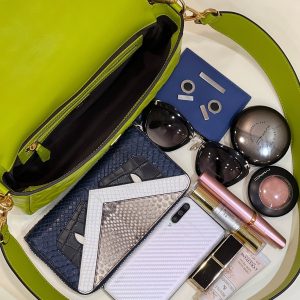 20221228_i1672214275_2331_8_jpg_7a3209f1-3246-4b65-8bea-103c786613a6 BAGUETTE WITH FF MOTIF 27 IN LIMERICK SOFT LAMBSKIN GOLD HARDWARE