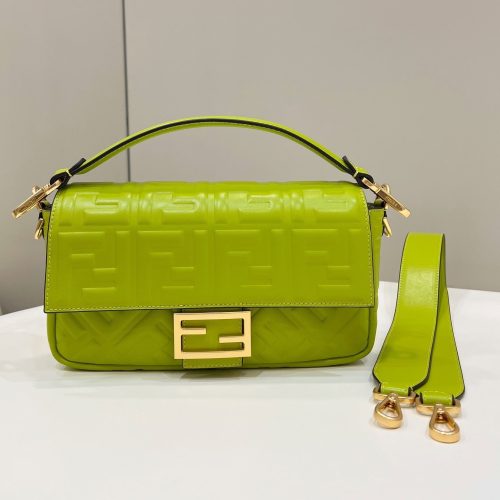 20221228_i1672214275_6672_0_jpg_eac0eb80-1e70-4fd6-8029-baa803c04237 BAGUETTE WITH FF MOTIF 27 IN LIMERICK SOFT LAMBSKIN GOLD HARDWARE