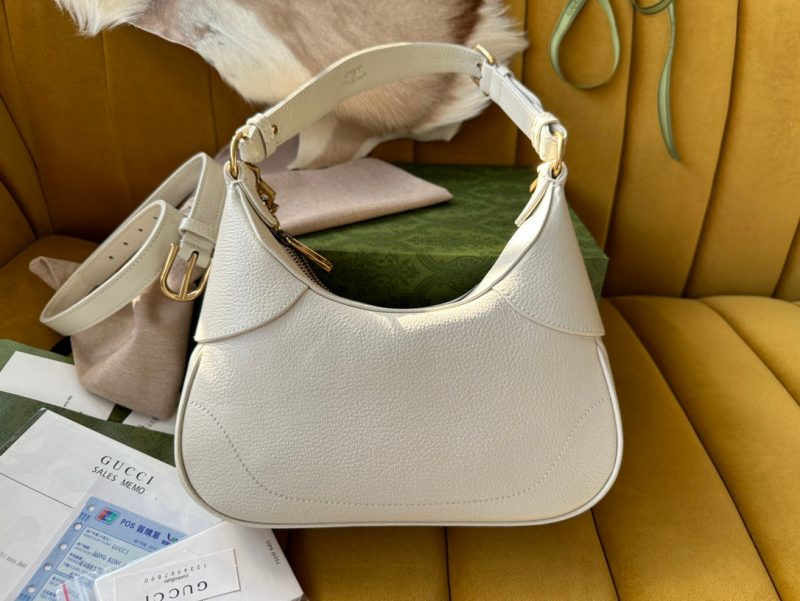 20221228_i1672222212_9642_1_jpg SHOULDER BAG 25 IN WHITE LAMBSKIN GOLD HARDWARE