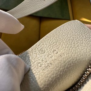 20221228_i1672222212_9645_7_jpg SHOULDER BAG 25 IN WHITE LAMBSKIN GOLD HARDWARE