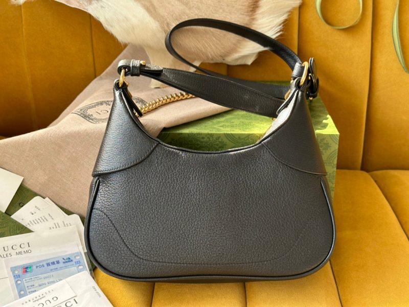 20221228_i1672222344_6147_1_jpg SHOULDER BAG 25 IN BLACK LAMBSKIN GOLD HARDWARE