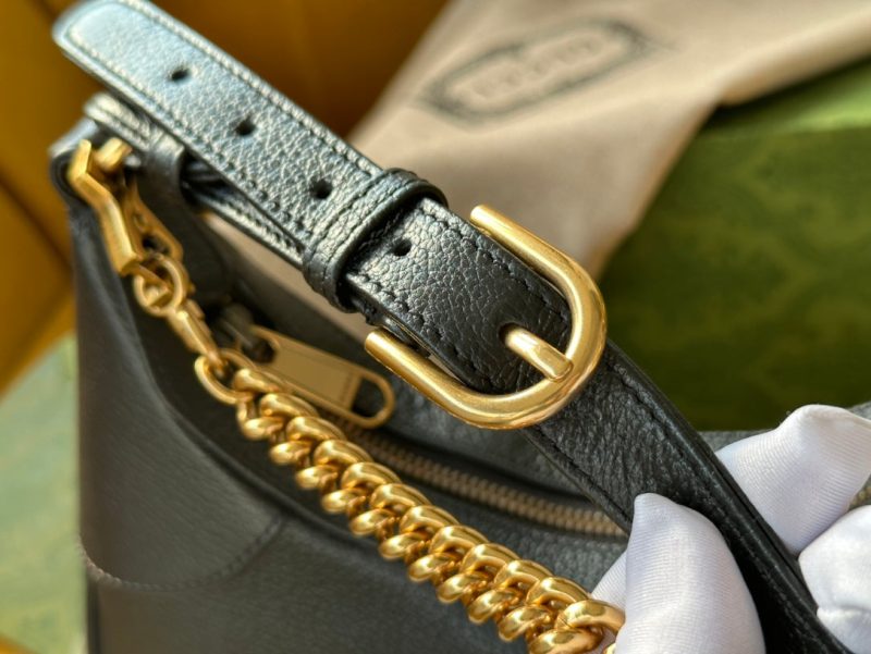 20221228_i1672222344_6450_6_jpg SHOULDER BAG 25 IN BLACK LAMBSKIN GOLD HARDWARE